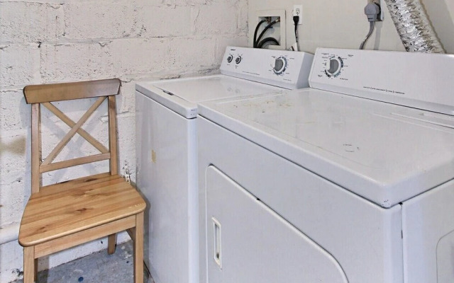 Beautiful 3br/2ba Colonial House | CozySuites