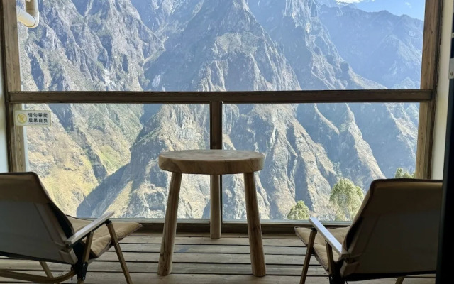 Tiger Leaping Half Way Guest House