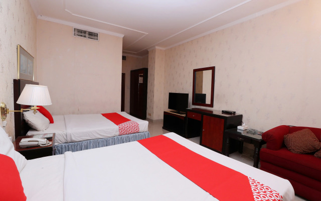 OYO 112 Semiramis Hotel