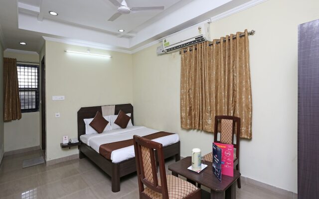 OYO 1108 Hotel Saraswathi Residency