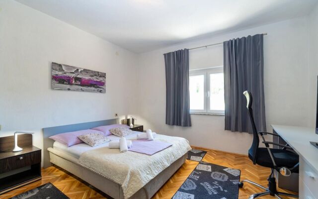 Stunning Apartment in Rovanjska With 3 Bedrooms and Wifi