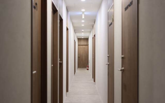 OHWA hostel minowa station
