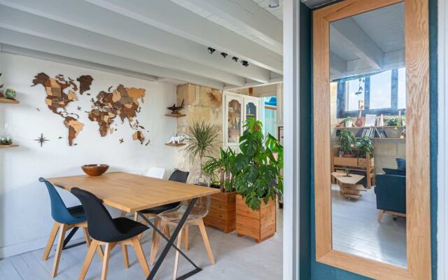 Surf Cocoon With Rooftop