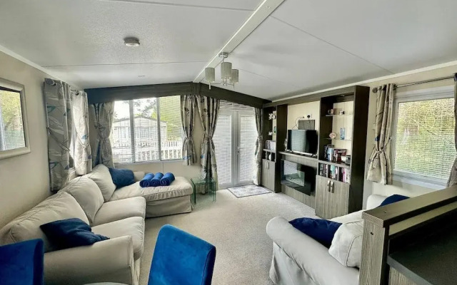 Luxury Caravan on Family Park Near Bournemouth