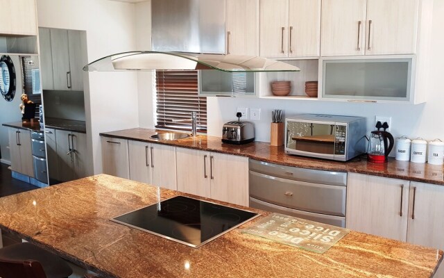 Bayview 8 Sleeper Langebaan