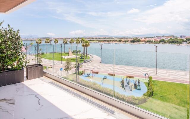 Welcomely - Deluxe Room - Amii Stewart