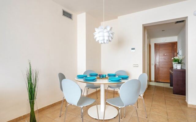 Large Terrace Apartment and near the Pool Ref 38