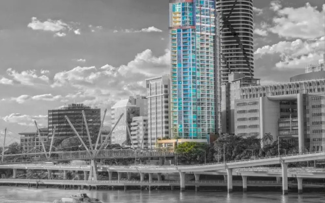 Premium 2BR CBD Apartment With River View Balcony