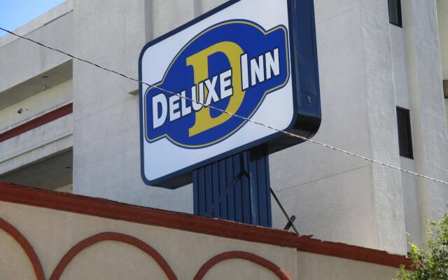 Deluxe Inn Hawthorne