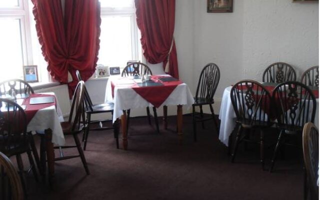 Cliff House B&B & The Moorings Apartments