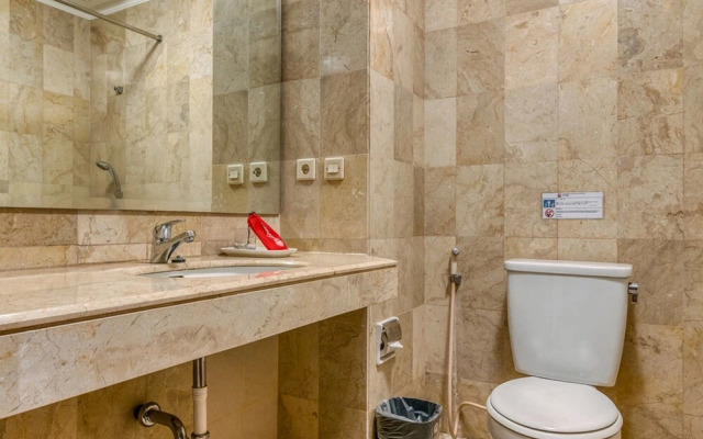 RedDoorz Plus near Dharmawangsa Square