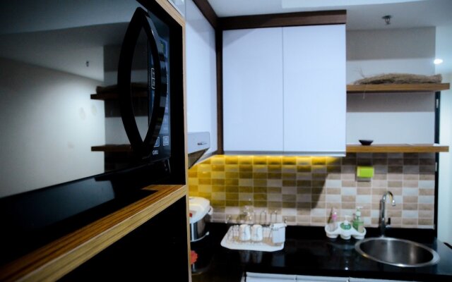 2 Bedrooms The Wave Kuningan Apartment by Travelio