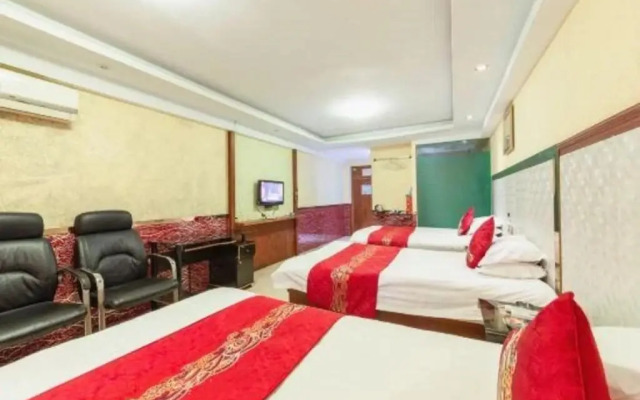 Huayi Hotel (Chonghe Store, Linhai Yintai City)