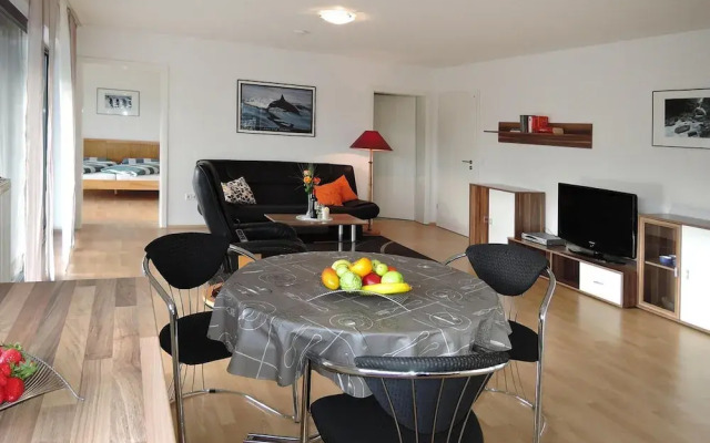 Bright Apartment With Garden