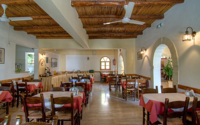 Adonis Hotel