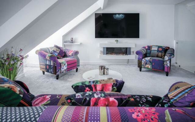 The Penthouse - Luxury 1 Bed - Panorama - Tenby