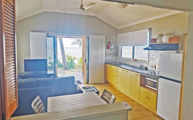 Ellis Beach Oceanfront Bungalows