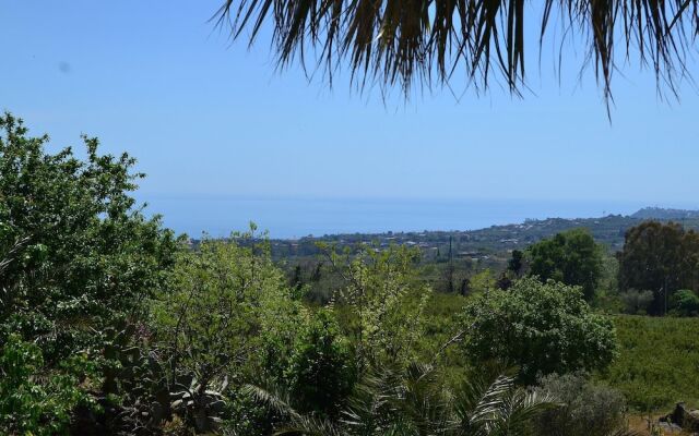 Rustic Holiday Home in Santa Venerina With Terrace & Garden