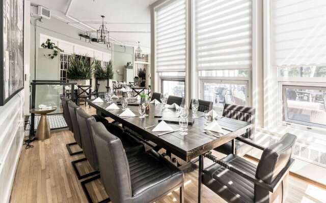 The Inn On Officers Garden