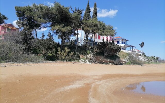 Alekos Beach Houses-Romance