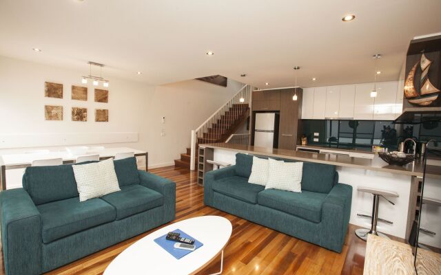 7 Falls Apartments