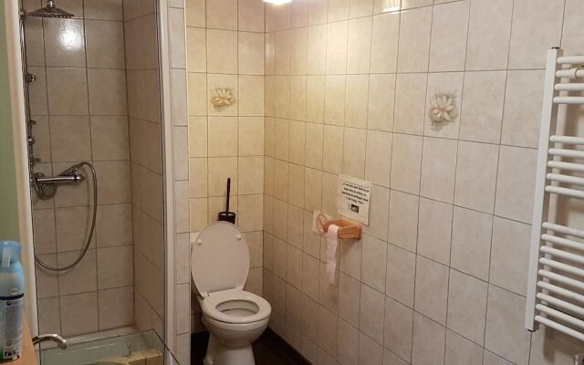 House With 5 Bedrooms in Verdun-en-lauragais, With Pool Access, Furnis