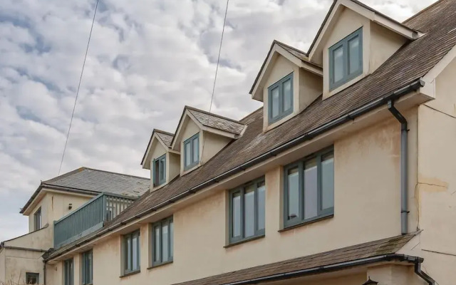 2 Armada House
