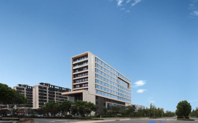 Tiangang Manfei Hotel (Ningbo Cicheng Guanshan River Subway Station Branch)