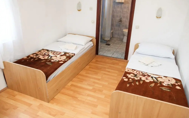 Family guesthouse in forest Ana & Stjepan Nikolic