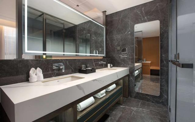 Days Hotel By Wyndham Luzhou Gulin