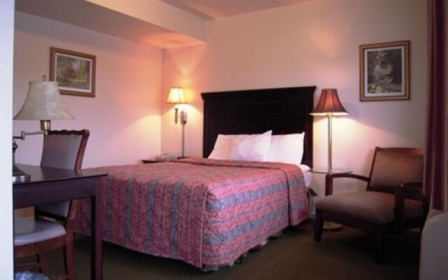 Cocca's Inn Route 7 Airport