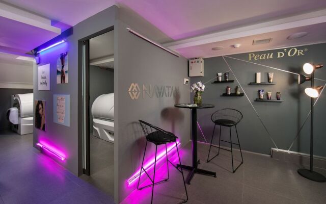 Commencer Hotel
