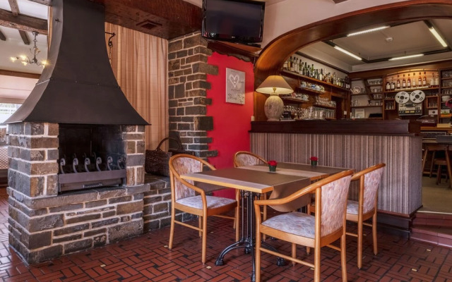Hostellerie La Villa Des Roses