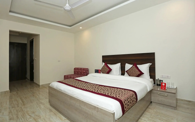 OYO 11340 Hotel Lakshmi Palace