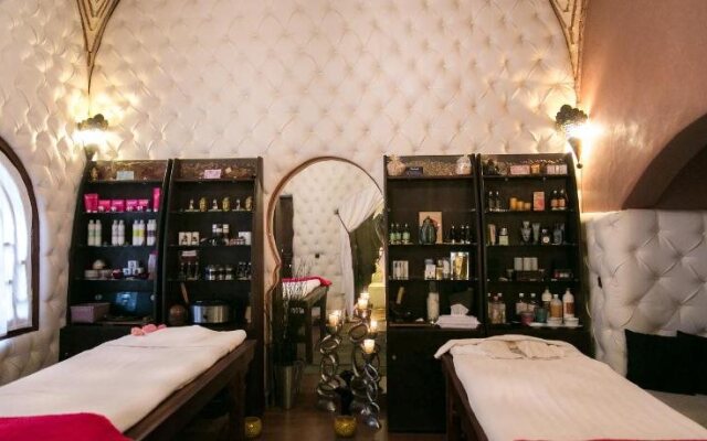 Lodge K Hotel & Spa