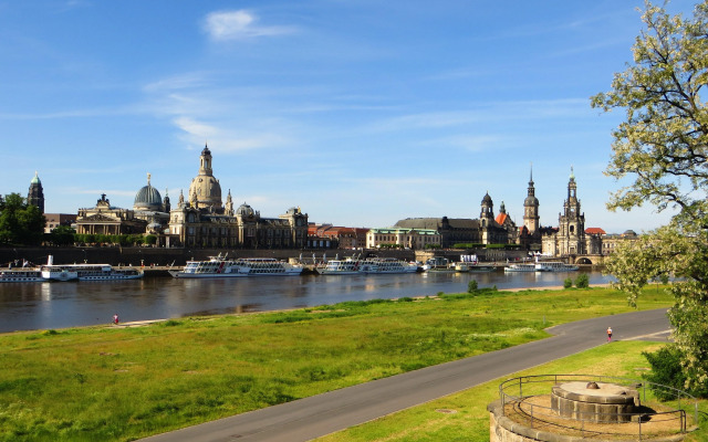 Premier Inn Dresden City Centre