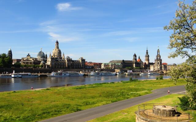 Premier Inn Dresden City Centre