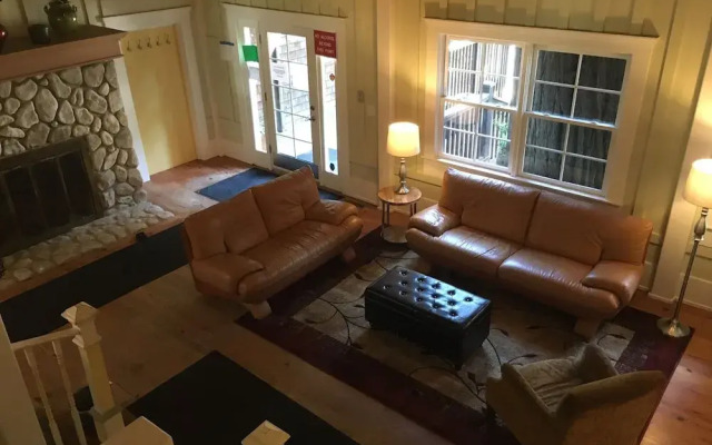 Highland Dell Lodge