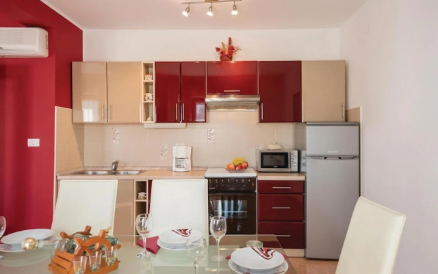 Amazing Home in Dobrani With Wifi and 2 Bedrooms