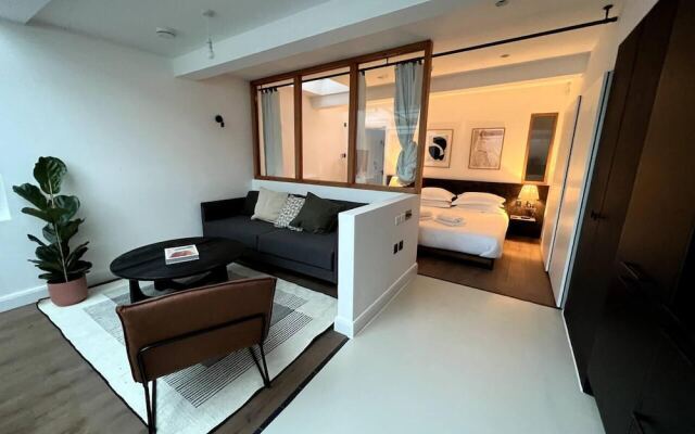 Design Led 1 bed in Cosmopolitan Queens Park