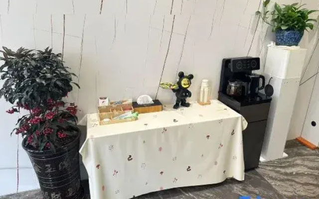 Wanyang Light Luxury Apartment (Bus Station)