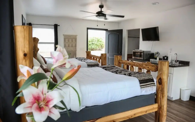 Creekside Lodge and Cabins