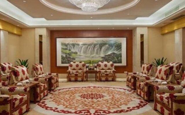 Golden Eagle Summit Hotel