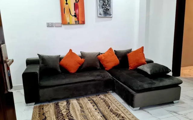 Comfy & Cozy Hideout ~ Close to Highway ~parking