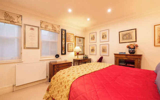 Large 4-bed 8-guests W/patio 1841 House Paddington