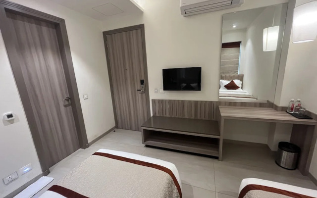 Hotel The Royal Vista