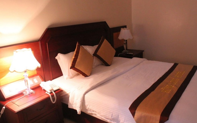 Hung Long Harbour Hotel