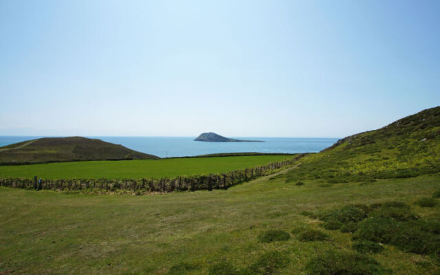 Holiday Home Sgubor y Rhyd