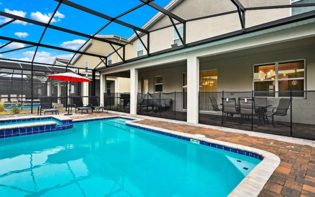 Storey Lake 9BR Wonderland Home 2852