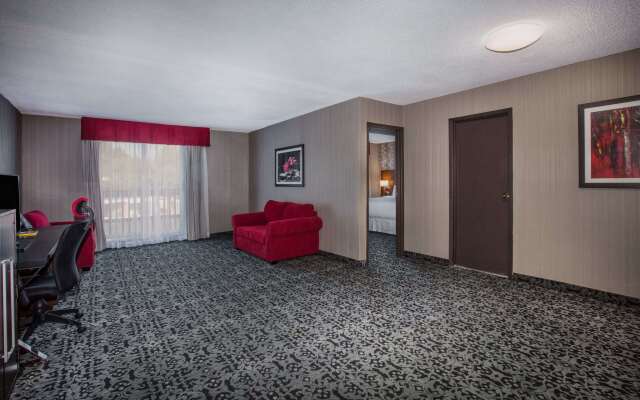 Ramada by Wyndham Jacksons Point